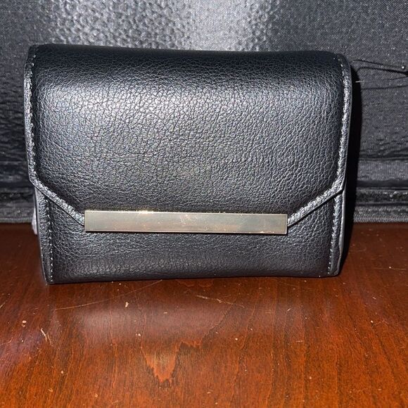 NWOT INC small wallet Crossbody bag - Picture 1 of 9